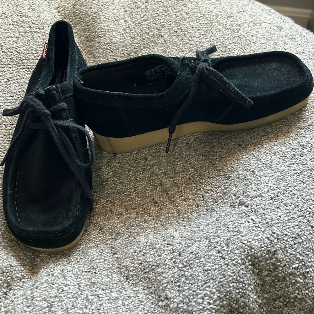 Clarks Padmora Black Suede Leather Lace-Up Wallaby - Picture 2 of 4